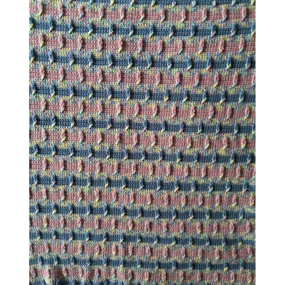 Handmade‎ Crochet Baby Blanket Receiving Pastel 41X35 Heavy Sheen Winter Crib